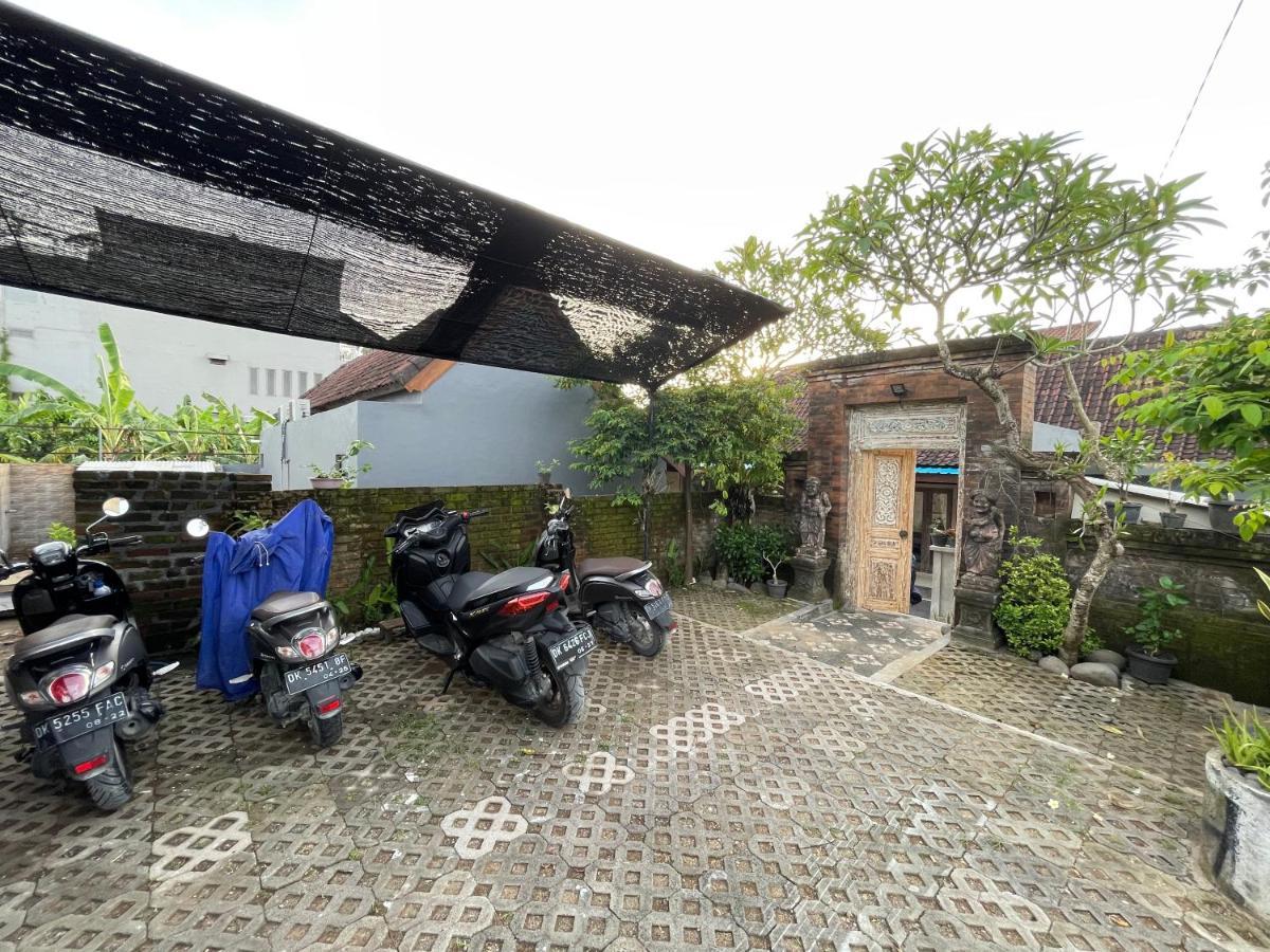 Belimbing Guest House Canggu Esterno foto