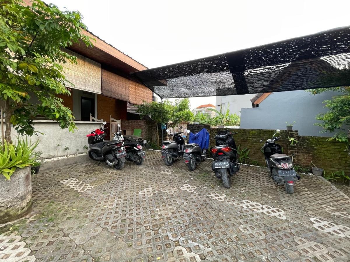 Belimbing Guest House Canggu Esterno foto