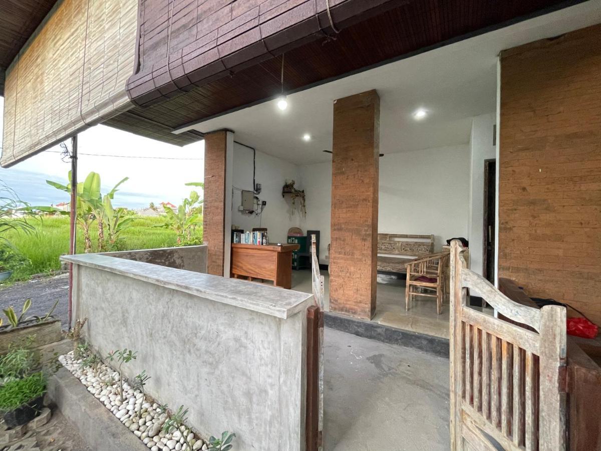 Belimbing Guest House Canggu Esterno foto