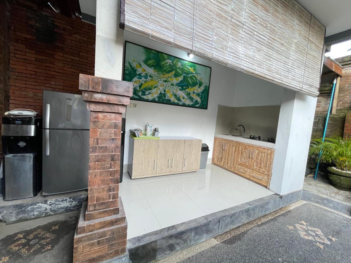 Belimbing Guest House Canggu Esterno foto