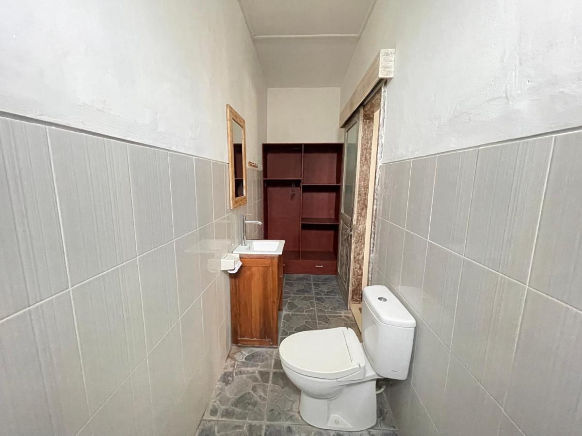 Belimbing Guest House Canggu Esterno foto